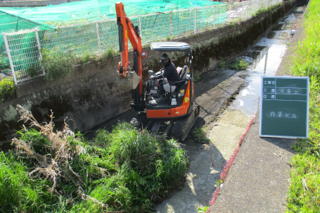 サンユー規工/河川清掃中